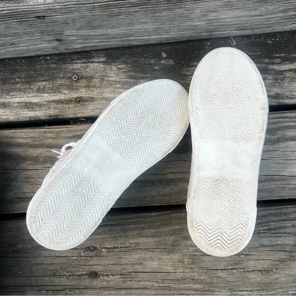 BETSEY JOHNSON WHITE IVORY SPARKLY WOMENS 8.5 M SIDNY SNEAKERS - Picture 4 of 13